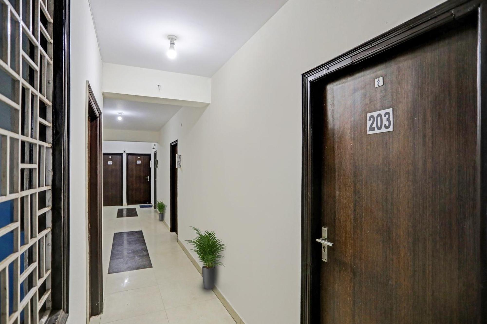 Hotel O Kalkaji Delhi 新德里 外观 照片